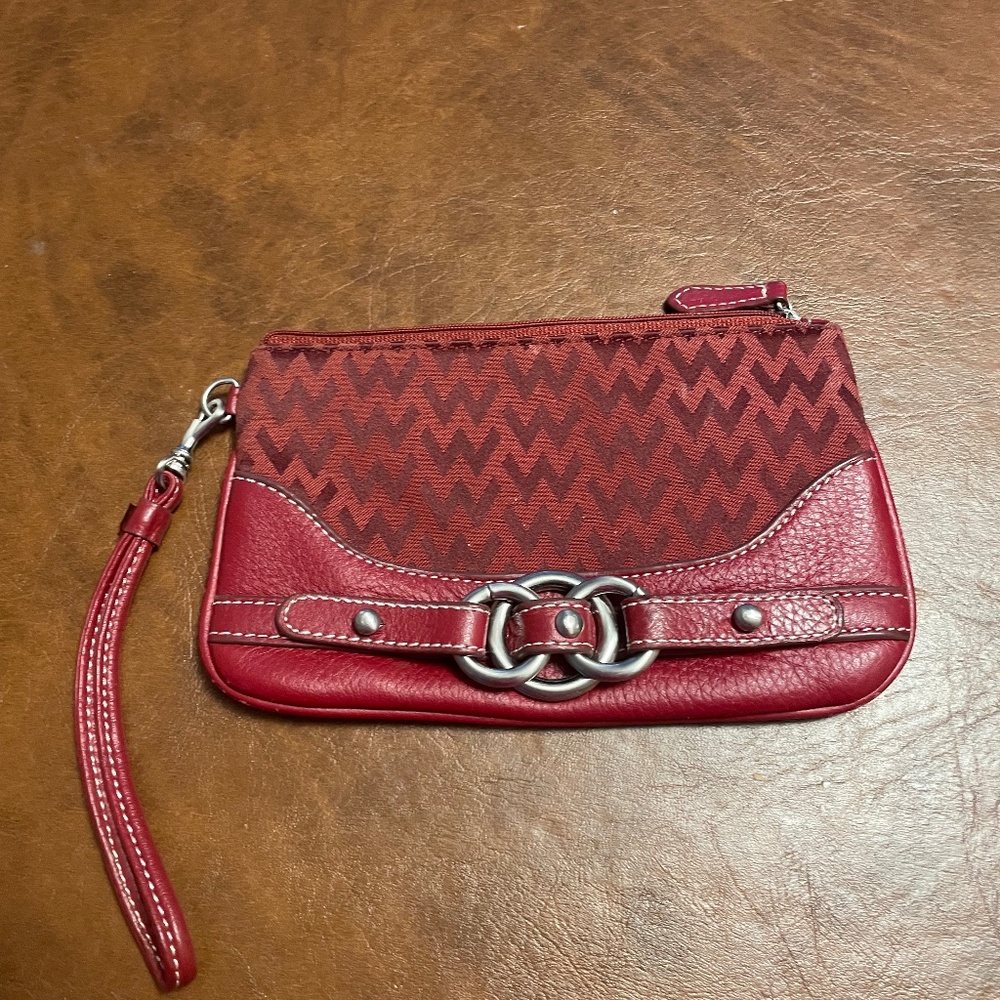 Wilson’s Leather wristlet